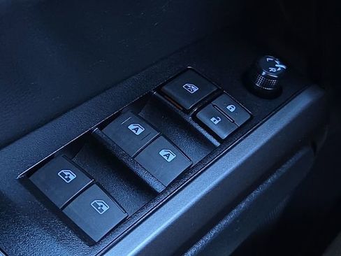 Used 2023 Toyota Tacoma SR5 AWD/4WD image 26