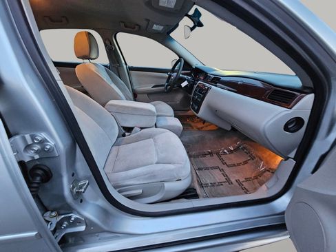 Used 2009 Chevrolet Impala LT image 23