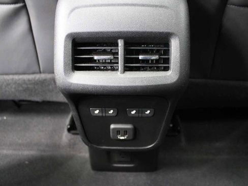 Used 2020 Chevrolet Equinox Premier image 38