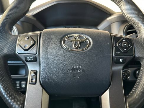 Certified 2017 Toyota Tacoma TRD Off-Road w/ Tow Package AWD/4WD image 22