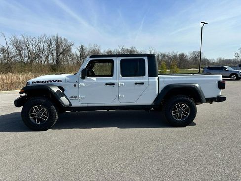 Used 2026 Jeep Gladiator Mojave image 2