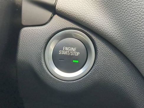 Used 2023 Chevrolet Equinox LS FWD image 32