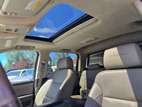 Used 2016 GMC Sierra 1500 Denali w/ Enhanced Driver Alert Package AWD/4WD image 19