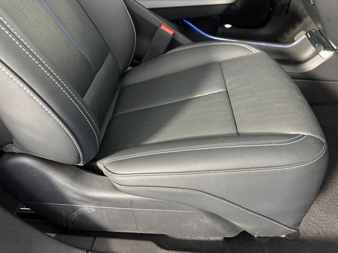 Used 2024 Cadillac Lyriq Sport image 32