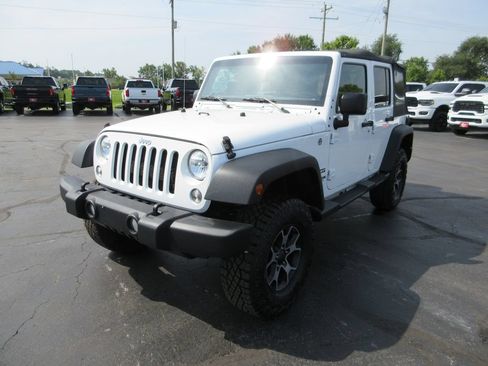 Used 2018 Jeep Wrangler Unlimited Sport S AWD/4WD image 10