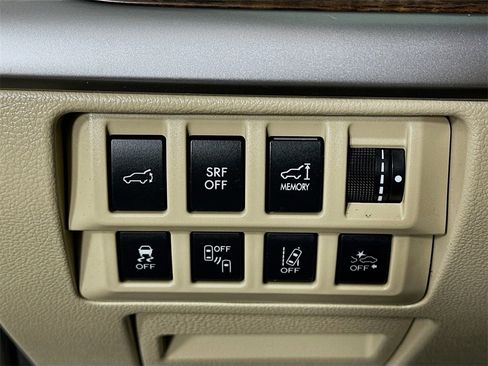 Used 2017 Subaru Outback 2.5i Limited image 21