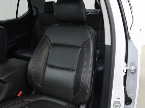 Used 2020 Chevrolet Traverse Premier w/ LPO, Blackout Package image 19