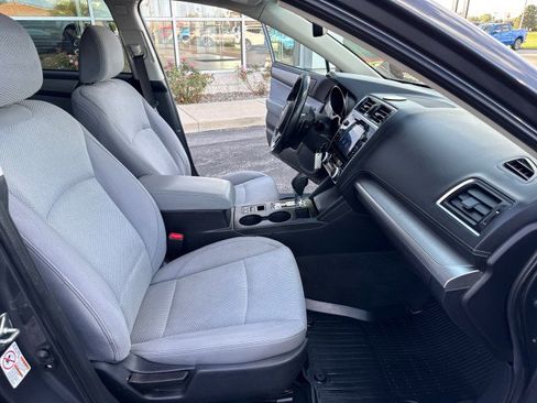 Used 2019 Subaru Outback 2.5i Premium image 28