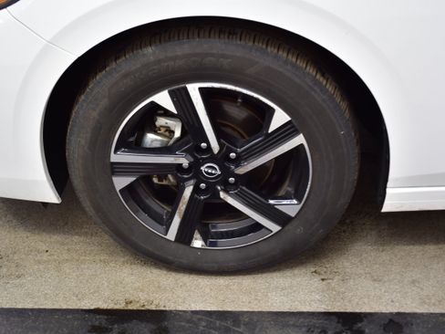 Used 2025 Nissan Sentra SV FWD image 34