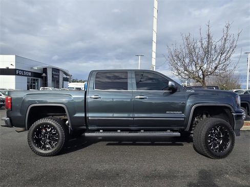 Used 2018 GMC Sierra 1500 SLT image 3