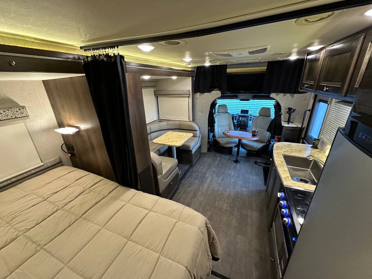 Used 2017 Mercedes-Benz Sprinter 3500 image 27