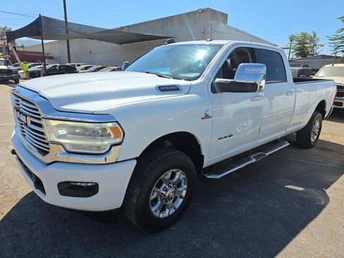 Used 2024 RAM 2500 Laramie AWD/4WD image 1