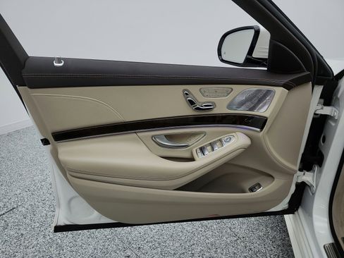 Used 2019 Mercedes-Benz S 560 Sedan image 14