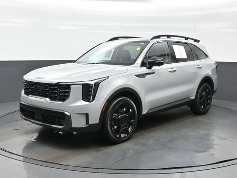 Used 2025 Kia Sorento SX AWD/4WD image 2