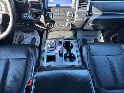Used 2018 Ford Expedition XLT w/ Equipment Group 202A RWD image 21