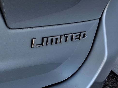 Used 2023 Jeep Grand Cherokee L Limited AWD/4WD image 32
