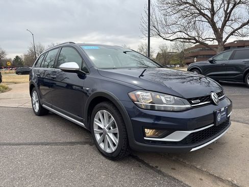 Used 2019 Volkswagen Golf Alltrack SE image 7