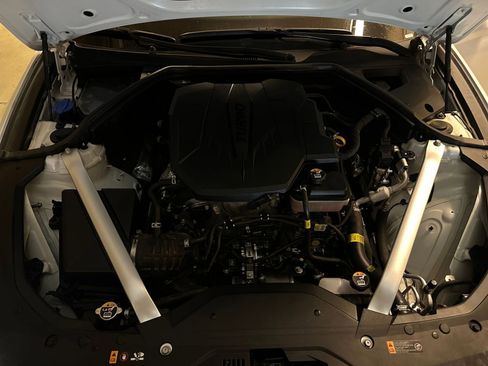 Used 2025 Genesis G70 2.5T image 33