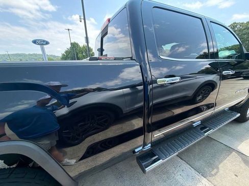 Used 2018 GMC Sierra 2500 Denali w/ Duramax Plus Package AWD/4WD image 19