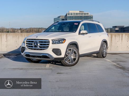 Used 2025 Mercedes-Benz GLS 450 4MATIC image 1