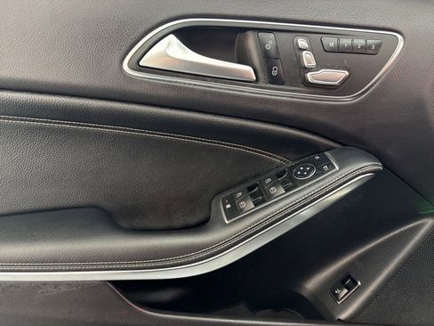 Used 2018 Mercedes-Benz GLA 250 image 11