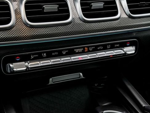 Used 2021 Mercedes-Benz GLS 580 4MATIC image 30