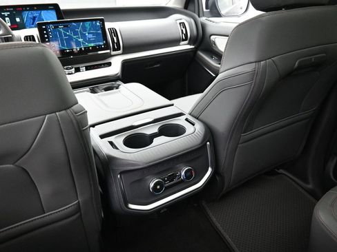 New 2025 Ford Expedition Active image 26