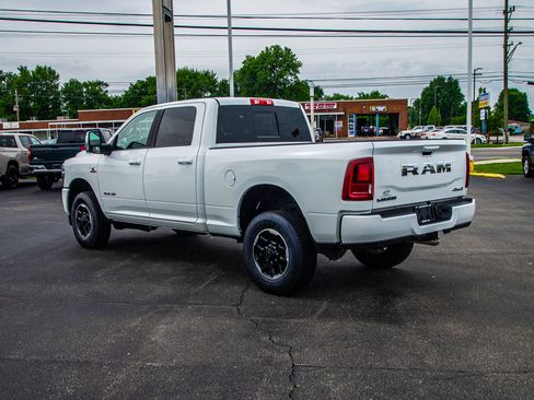 Used 2026 RAM 2500 Laramie AWD/4WD image 5
