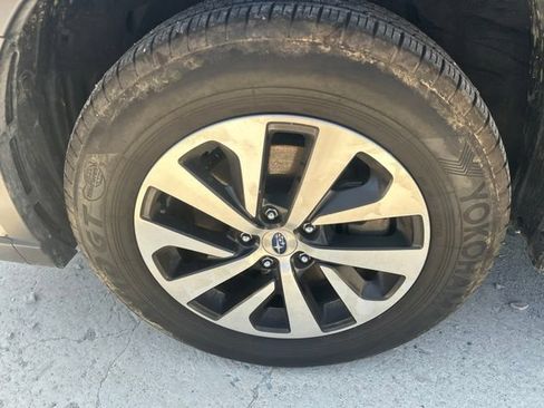 Certified 2025 Subaru Outback Premium w/ Popular Package #1A AWD/4WD image 12