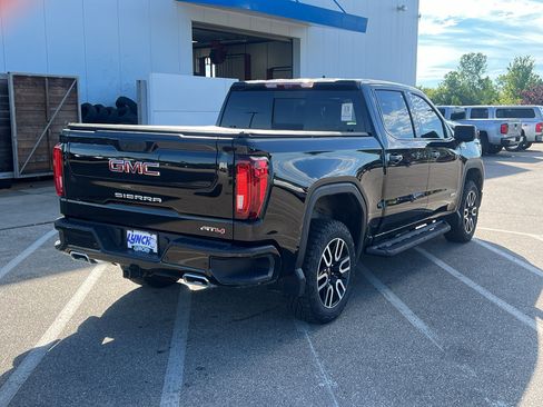 Used 2025 GMC Sierra 1500 AT4 w/ Technology Package AWD/4WD image 5