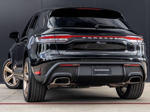 New 2026 Porsche Macan AWD/4WD image 3