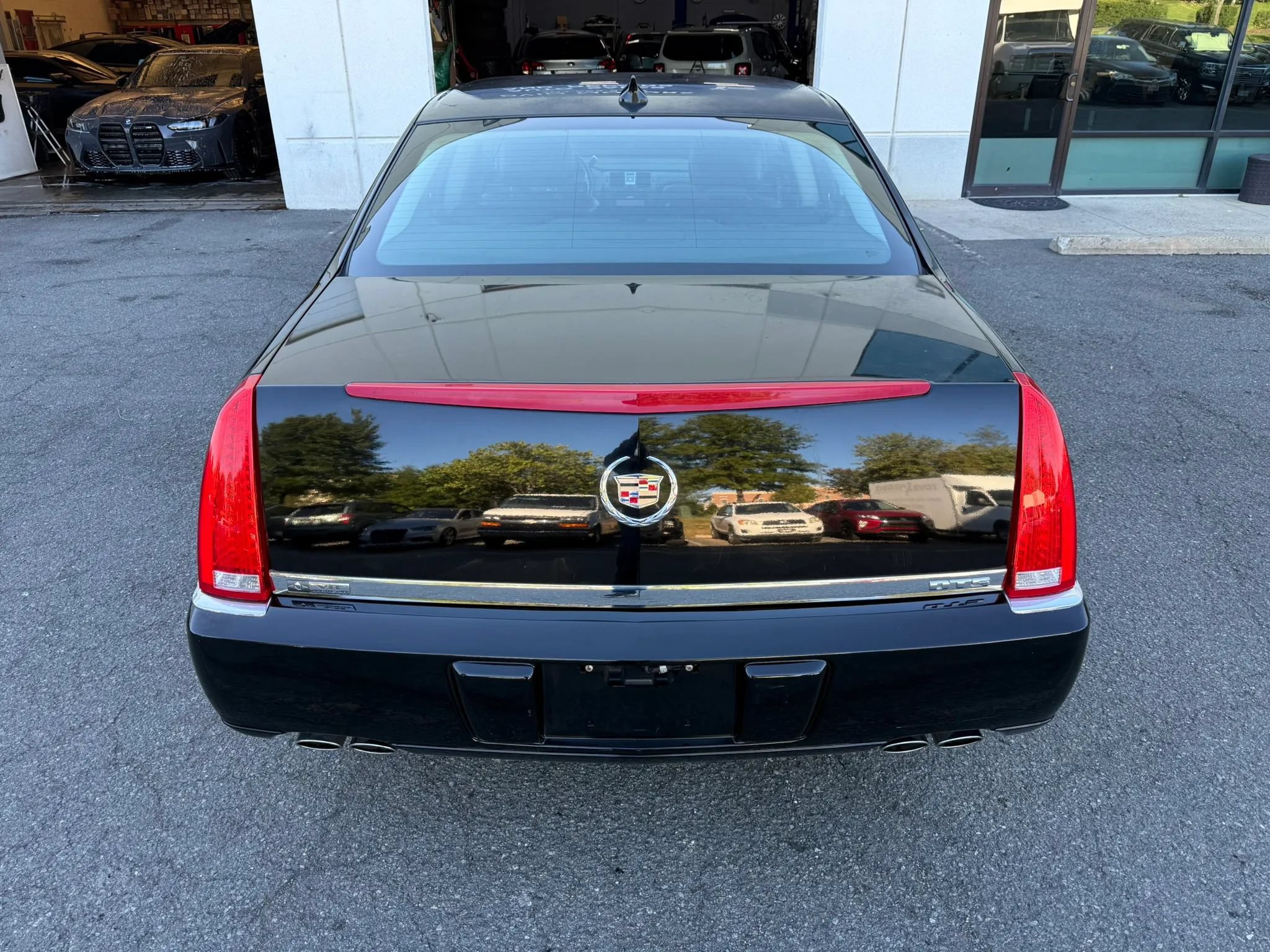 Used 2011 Cadillac DTS FWD image 14