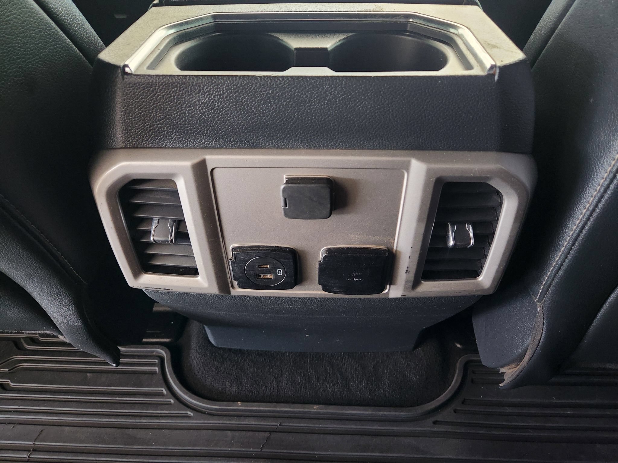 Used 2022 Ford F250 Lariat w/ Lariat Value Package AWD/4WD image 30