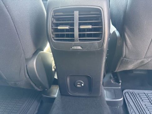 Used 2020 Ford Escape SE image 13