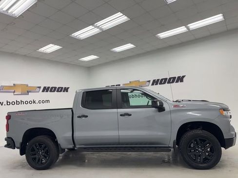 Used 2026 Chevrolet Silverado 1500 LT Trail Boss w/ LT Trail Boss Premium Package AWD/4WD image 4
