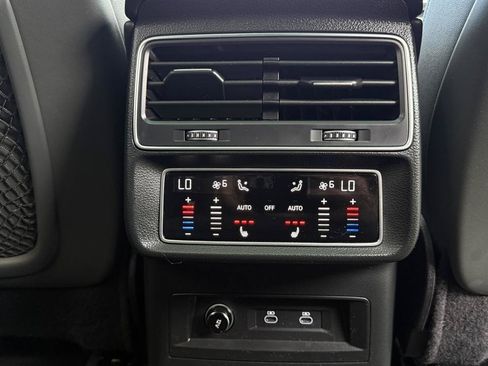 Used 2023 Audi Q8 Prestige w/ Prestige Package AWD/4WD image 41