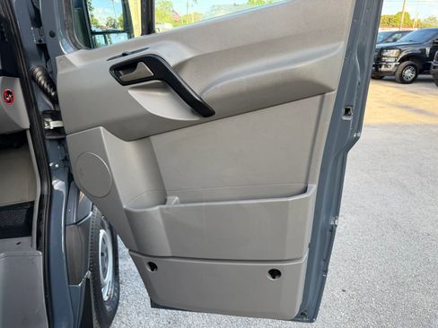 Used 2018 Mercedes-Benz Sprinter 2500 image 14