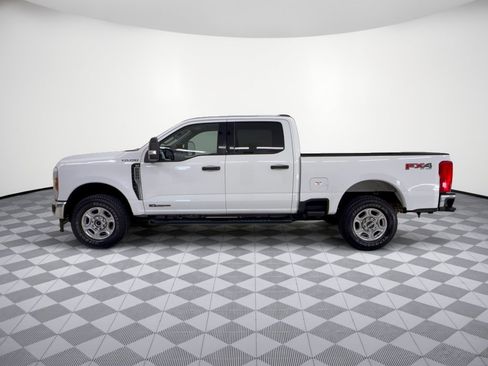 Used 2025 Ford F250 XLT w/ FX4 Off-Road Package AWD/4WD image 2