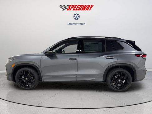 New 2026 Volkswagen Tiguan SE R-Line FWD image 4