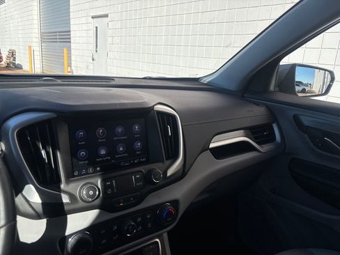 Used 2024 GMC Terrain SLT w/ Tech Package image 13