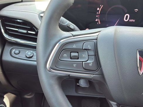 Used 2025 Buick Envista Avenir image 28