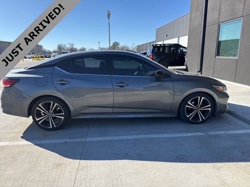 Used 2020 Nissan Sentra SR image 4