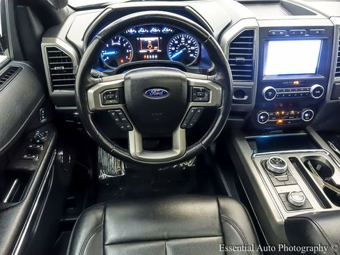 Used 2021 Ford Expedition XLT image 16