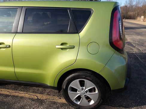 Used 2015 Kia Soul image 31