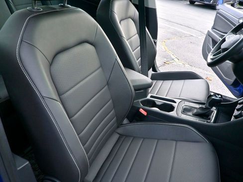 Used 2024 Volkswagen Jetta SE w/ Panoramic Sunroof Package image 20