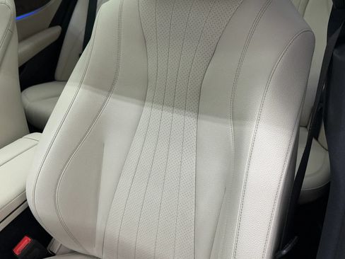 Used 2017 Mercedes-Benz E 400 4MATIC Wagon image 97