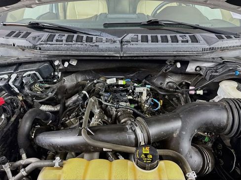 Certified 2019 Ford F150 Lariat w/ Equipment Group 502A Luxury image 35