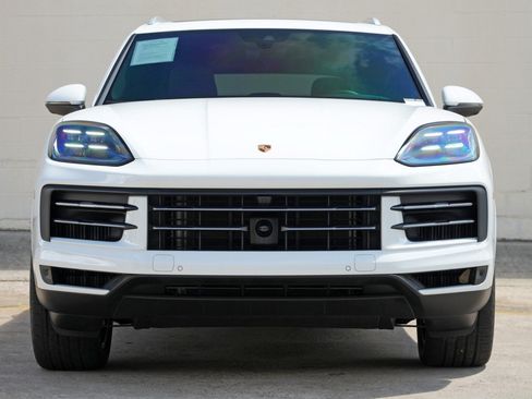 Used 2025 Porsche Cayenne w/ Premium Package Plus AWD/4WD image 7