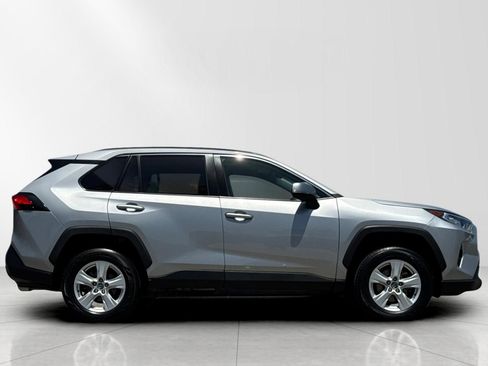 Used 2021 Toyota RAV4 XLE w/ Carpet Mat Package (TMS) AWD/4WD image 3