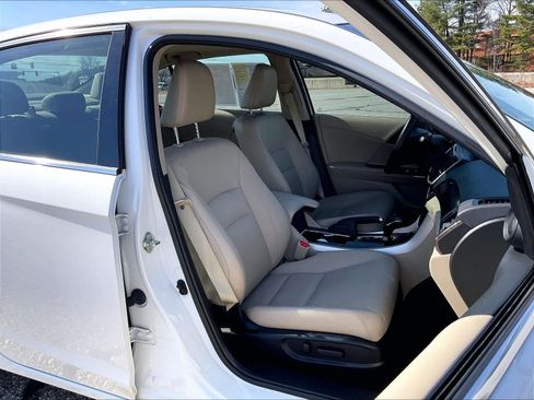 Certified 2017 Honda Accord EX-L image 11